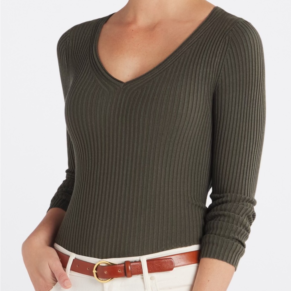 Pink Clover Olive Ribbed V‑Neck Sweater